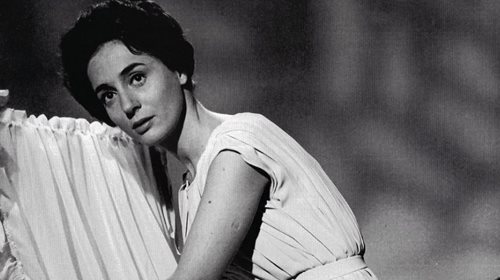 50 χρόνια πριν: Η Έλλη Λαμπέτη με την Κάτια Δανδουλάκη και τη Βέρα Κρούσκα για βουτιές στο Πήλιο