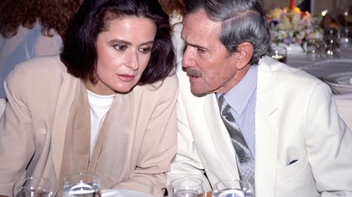 Το τρυφερό φιλί του Νίκου Φώσκολου στην Κάτια Δανδουλάκη πριν από 34 χρόνια