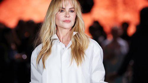 Το iconic φόρεμα του Galliano για τη Nicole Kidman σηματοδότησε την έναρξη του Red Carpet το 1997