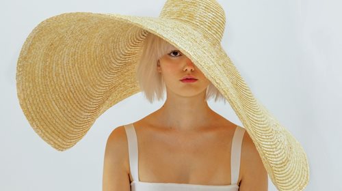 Savapile: Η Λίζα Σαρηγιαννίδου μεγάλωσε με τη μυρωδιά της ψάθας στο πιλοποιείο του πατέρα της