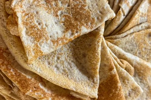 Συνταγή για τις πιο γευστικές κρέπες: Τις διατηρείς στο ψυγείο και τις ετοιμάζεις όποτε θέλεις