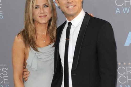 Tζένιφερ Άνιστον: Ξανά μαζί με τον Τζάστιν Θερού; Οι νέες κοινές τους φωτογραφίες στη Νέα Υόρκη