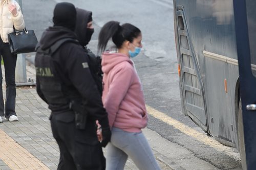 Υπόθεση Κολωνού: Ενοχή της μητέρας της 12χρονης και για μαστροπεία, αθώωση Μίχου για βιασμό