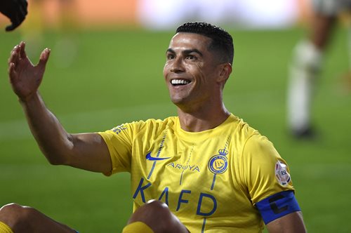 Ο Ρονάλντο πήρε ένα μικρό δωράκι στη μαμά του: Mία Porsche