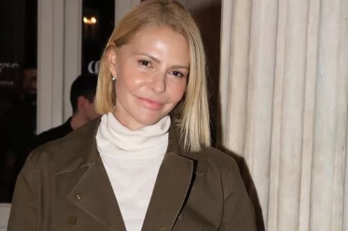 Η Τζένη Μπαλατσινού στα 90s: Σε θρυλικό πάρτι του Βασίλειου Κωστέτσου για την ονομαστική του γιορτή