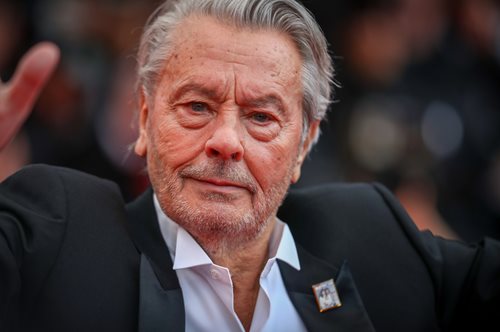 Αλέν Ντελόν: Η τραγική ιστορία του Ααρόν Μπουλόν, του νόθου γιου του που  βρέθηκε νεκρός