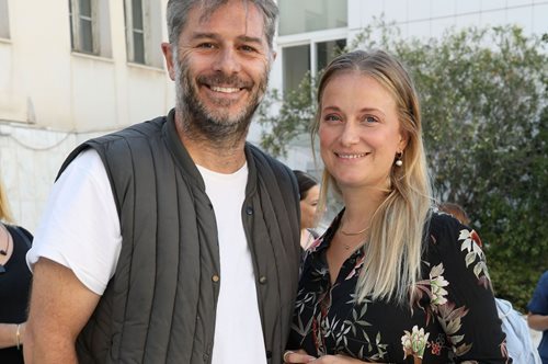 Λένα Δροσάκη και Αλέξανδρος Μπουρδούμης μαζί με τον μικρό Αναστάση, την πρώτη μέρα στο σχολείο