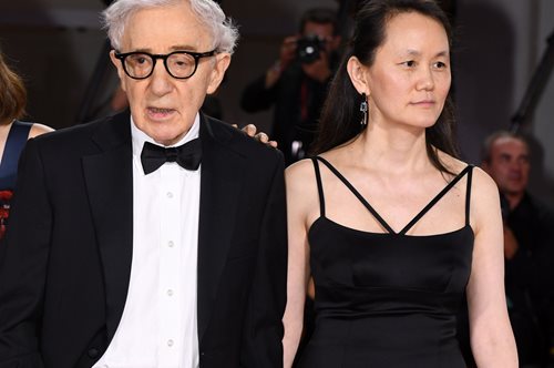 Γούντι Άλεν: Τα δάκρυα συγκίνησης, η μεγάλη πρεμιέρα και oι haters στο Φεστιβάλ Βενετίας