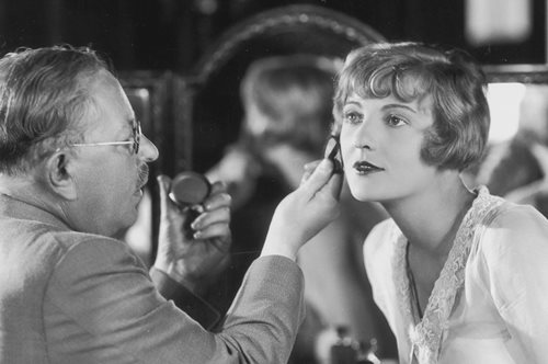 Max Factor: O άντρας που εφηύρε το make-up και μεταμόρφωσε την Μέριλιν Μονρόε