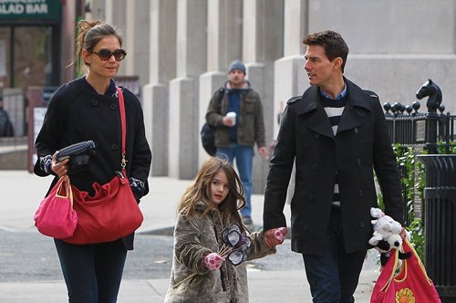 Σούρι Κρουζ: Άλλαξε το επίθετό της κόβοντας κάθε σχέση με τον αδιάφορο πατέρα της