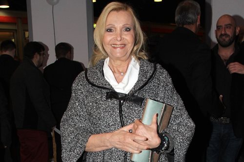 Νέλλη Γκίνη: Με την απόλυτη τάση των 70s σε βραδινή έξοδο με τον Βαγγέλη Σειληνό και την Τζένη Βάνου