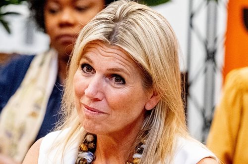 Το λευκό γιλέκο της βασίλισσας Mάξιμα της Ολλανδίας είναι από τη Zara και είναι το classy κομμάτι που θα ανανεώσει τη γκαρνταρόμπα σου