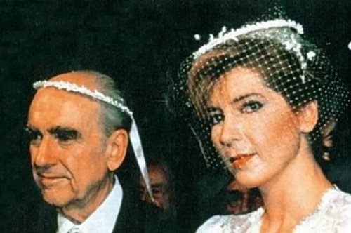 35 χρόνια πριν: Όταν η Δήμητρα Λιάνη παντρεύτηκε τον Ανδρέα Παπανδρέου, με νυφικό της Νταίζης Αντωνοπούλου