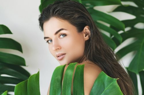 Το λεπτόρρευστο αντηλιακό προσώπου που δεν πρέπει να λείπει από το νεσεσέρ σου φέτος