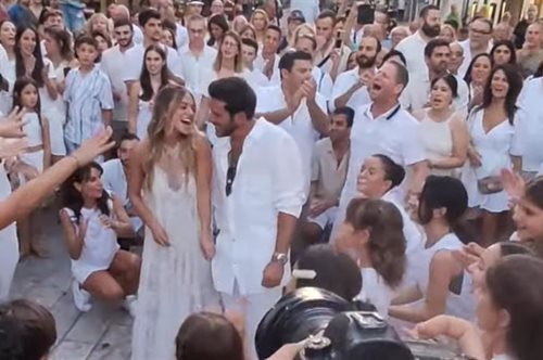 Ο γάμος αλά Mamma Mia στη Σάμο που κόστισε 1 εκατομμύριο ευρώ