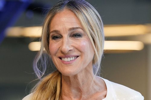 Σάρα Τζέσικα Πάρκερ: Η αντιγηραντική κρέμα που δεν αποχωρίζεται ποτέ κοστίζει λιγότερο από 40 ευρώ