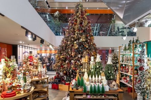 Μαγικά Χριστούγεννα στα πολυκαταστήματα notos