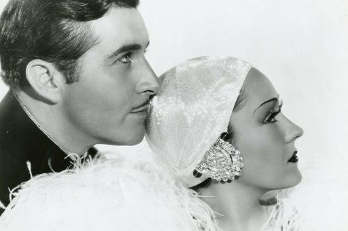 Γκλόρια Σουάνσον: Το πρώτο fashion icon του κινηματογράφου