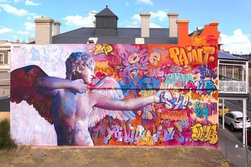 PichiAvo: το καλλιτεχνικό δίδυμο από την Ισπανία που κάνει τοιχογραφίες αντλώντας έμπνευση από την αρχαία ελληνική μυθολογία