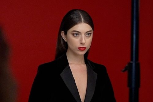 Enter The Bold: Η Ιφιγένεια Πιερίδου φωτογραφίζεται αποκλειστικά για τη Madame Figaro