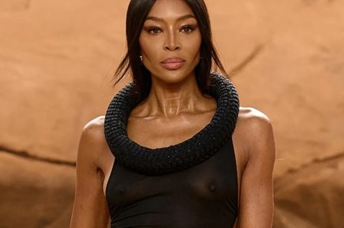 Η 53χρονη Ναόμι Κάμπελ μόλις ερωτεύτηκε έναν 37χρονο πολυεκατομμυριούχο. Γιατί στον έρωτα δεν υπάρχει 