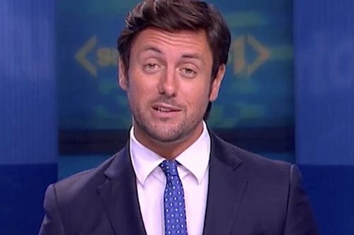 Άντρεα Τζιανμπρούνo: Ο μεγαλύτερος αντίπαλος της Τζόρτζια Μελόνι βρίσκεται στο κρεβάτι της