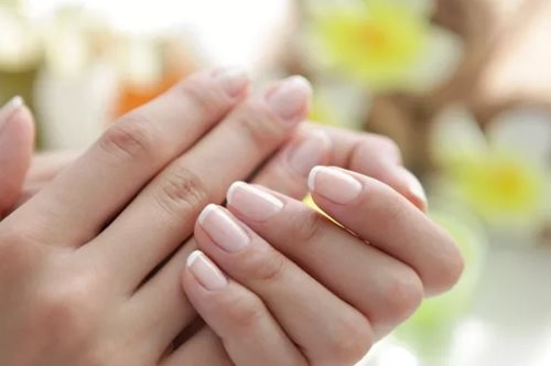 3 σωτήρια tips για να απαλλαγείς από τα ξηρά πετσάκια στα νύχια