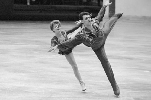 Ουάσιγκτον: Νεκροί οι Ρώσοι πρωταθλητές του καλλιτεχνικού πατινάζ ύστερα από την αεροπορική συντριβή