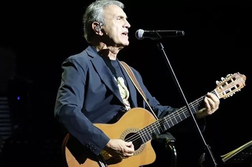 Γιώργος Νταλάρας: Το συγκινητικό 