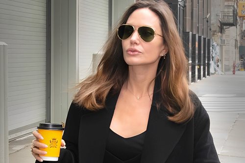 Θερμή υποδοχή της Αντζελίνας Τζολί από τους θαυμαστές της στην Ηλεία