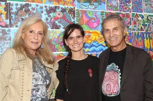 Αίσθηση προκαλεί η δήλωση της κόρης του Γιώργου Νταλάρα: 