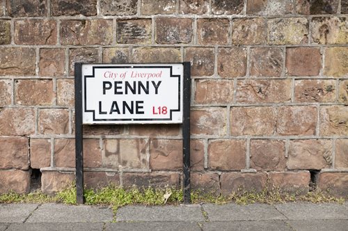 Πινακίδα της οδού Πένι Λέιν που εκλάπη πριν από 47 χρόνια επιστράφηκε στο Λίβερπουλ