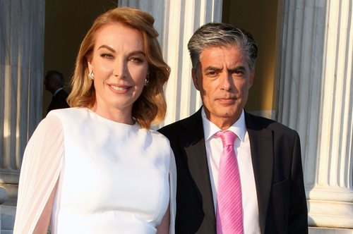 20 χρόνια πριν: Η Τατιάνα Στεφανίδου σε σπάνιο κλικ με τον Νίκο Ευαγγελάτο και την κόρη τους, Λυδία