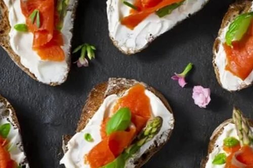 Είναι 8, είναι εύκολα, είναι τα πιο υγιεινά βραδινά γεύματα με λίγες θερμίδες και μας τα έφτιαξε η διατροφολόγος