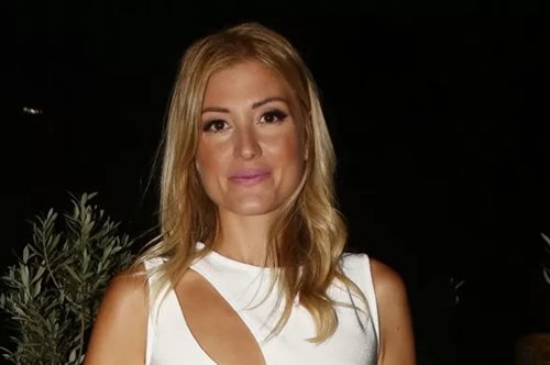 Η Ράνια Τζίμα αποκάλυψε τον πραγματικό λόγο που αλλάζει τόσο συχνά τα μαλλιά της