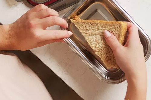 Πρωτεϊνικό ταπεράκι για το γραφείο: 5 βήματα για να το φτιάξεις σωστά