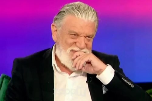 Γιάννης Βούρος: Ο 69χρονος ηθοποιός εξηγεί για ποιο λόγο αποφάσισε να παντρευτεί την ίδια γυναίκα 2 φορές