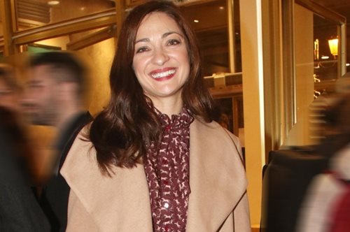 Η βραδινή εμφάνιση της Έμιλυς Κολιανδρή με leather leggings