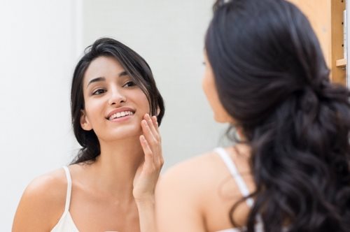 Skin Detox: 3 τρόποι να αποτοξινώσεις την επιδερμίδα σου μέσα στο ΣΚ