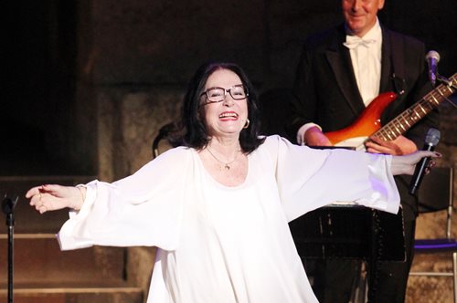 Νάνα Μούσχουρη: 