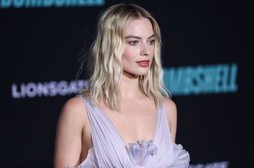 Μάργκοτ Ρόμπι: Τρία σφηνάκια τεκίλας την βοήθησαν να γυρίσει για πρώτη φορά ερωτική σκηνή