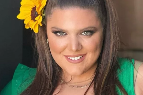 Δανάη Μπάρκα: Με κατάξανθα μαλλιά, ποζάρει δίπλα στη μητέρα της, 10 χρόνια πριν