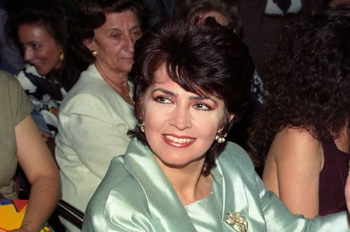 45 χρόνια πριν: Όταν η Μιμή Ντενίση πόζαρε στη Μύκονο ως μοντέλο του Μπίλι Μπο