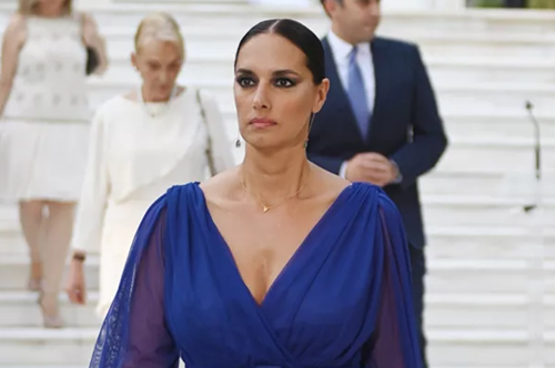 Η Νόνη Δούνια φωτογραφίζεται με τον πολύ όμορφο 17χρονο γιο της και του εύχεται 