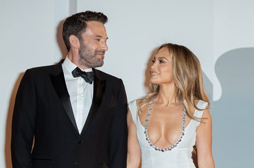 Τζένιφερ Λόπεζ-Μπεν Άφλεκ: Ποιος είναι ο διάσημος που θα παντρέψει το ζευγάρι;