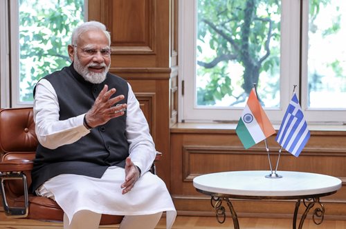 Έφτασε ο Ινδός Πρωθυπουργός Ναρέντρα Μόντι -κλειστό το Μετρό σε Σύνταγμα και Πανεπιστήμιο