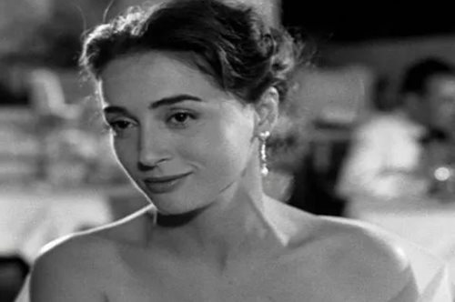 56 χρόνια πριν: Η Έλλη Λαμπέτη και ο Κώστας Καρράς σε επίδειξη μόδας