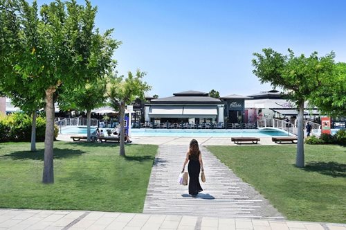 Ρούχα, παπούτσια και αξεσουάρ για το καλοκαίρι: Οι καλύτερες επιλογές για όλη την οικογένεια