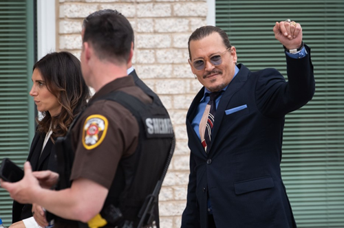 Τζόνι Ντεπ: Η δικαστική διαμάχη του με την Άμπερ Χερντ θα γίνει ταινία