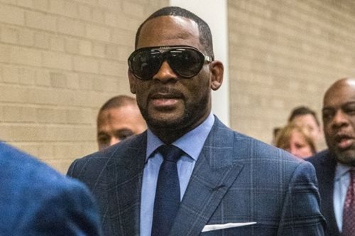 R. Kelly: Τα αποτρόπαια σεξουαλικά και ψυχολογικά μαρτύρια στα οποία υπέβαλλε νεαρά κορίτσια και αγόρια